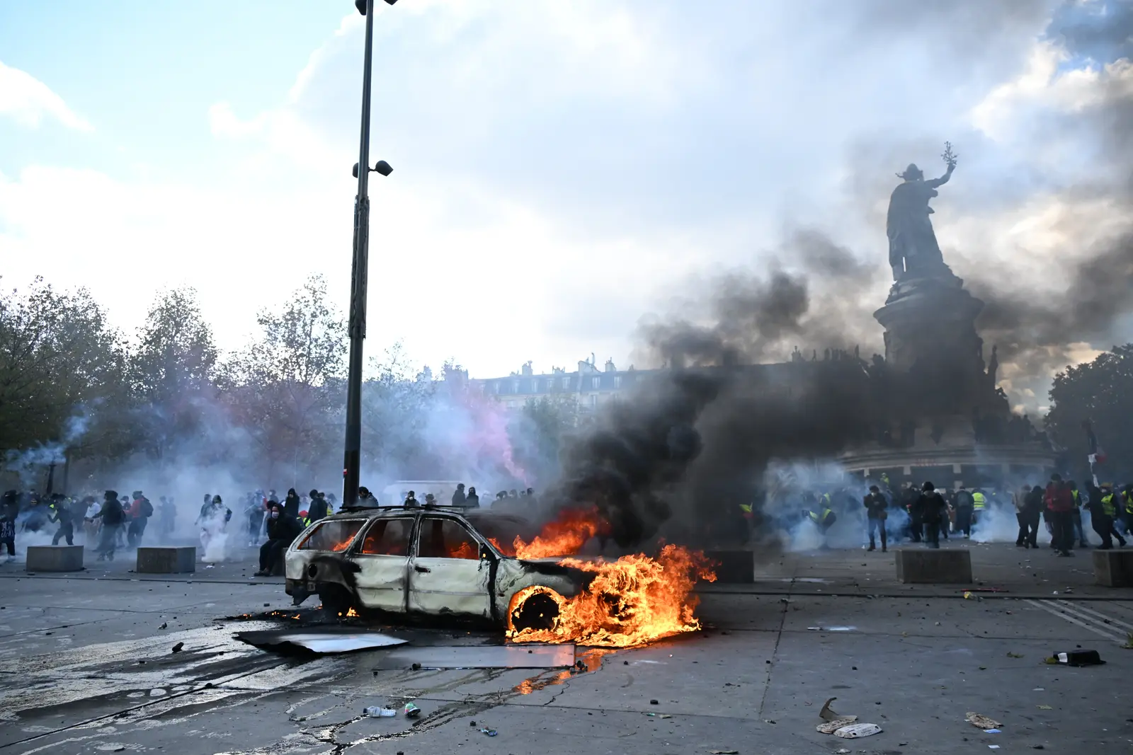 Proteste și demonstrații de studenți în Franța: costul vieții în focul tensionelor